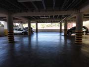 AMPLIO PARQUEO INTERNO