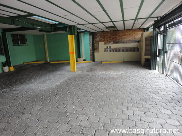 Area de Parqueo (2)