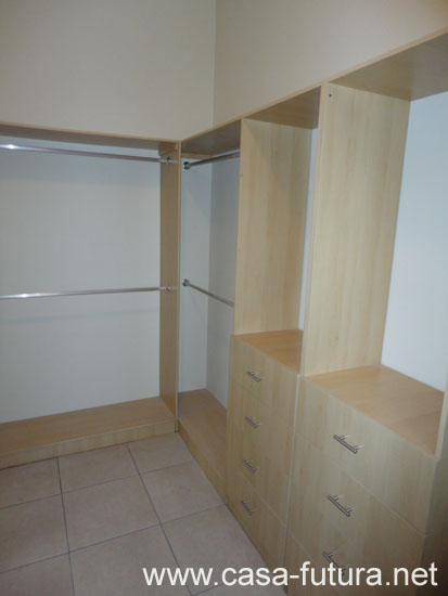 6 Closets (1)