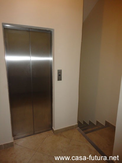8 ELEVADOR