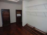 6-Walk in Closet (2)