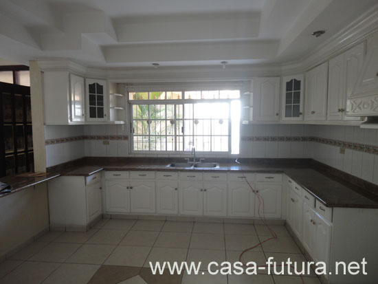 3 Cocina amueblada (2)