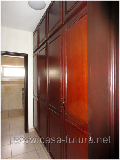 5 Walk in Closet
