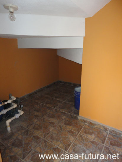 9 Bodega  Bajo Gradas y Bomba (2)