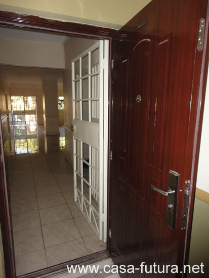 2 PUERTAS FRONTALES