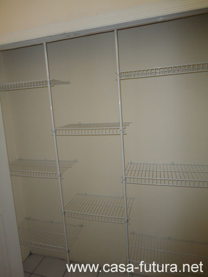 6 CLOSET