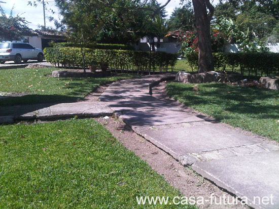 Accesos desde portones de entrada
