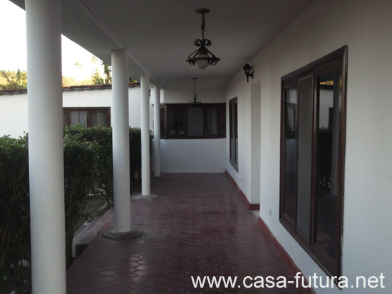 Corredor Frontal Casa 2