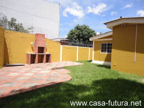 2 PATIO TRASERO 3 (2)