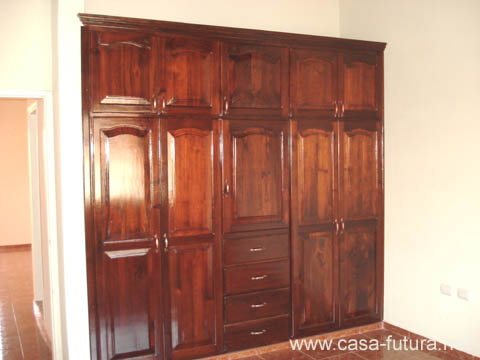 Closet 1