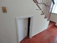 2 bodega bajo gradas